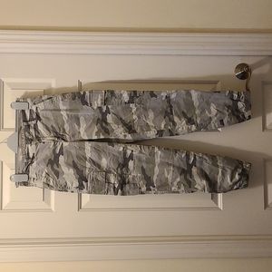 American Eagle Camouflage Cargo Pants Super Stretch Size 2